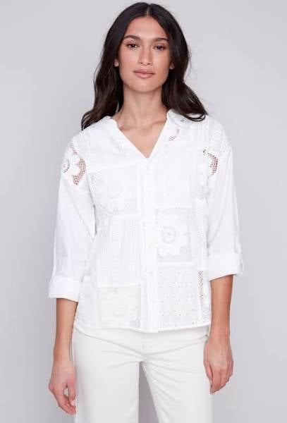 Chemise femme col mandarine, manches réglables, vue de face, 100% coton blanc
